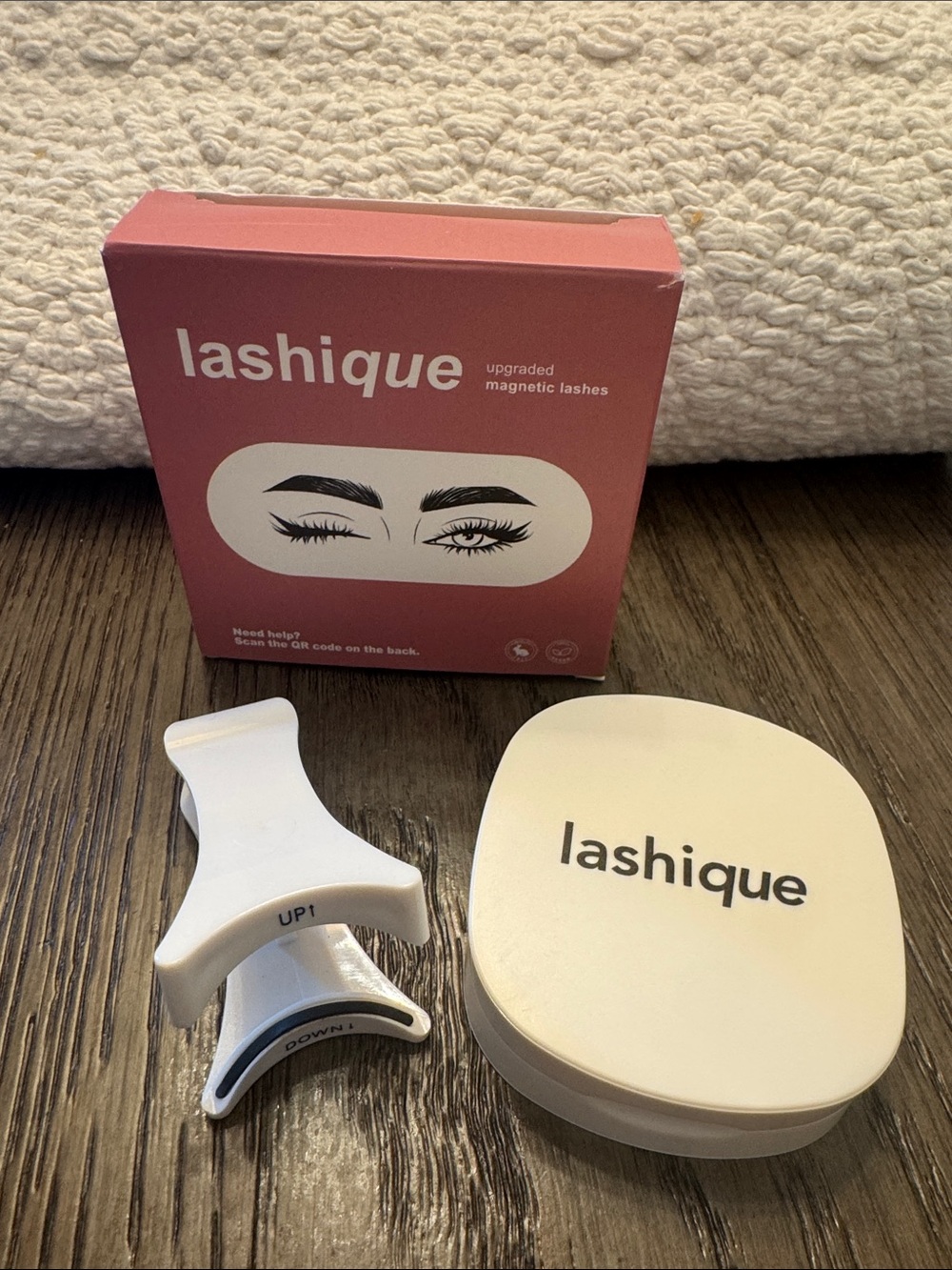 Lashique Magnetic Lashes in Black NWT - Picture 2 of 7